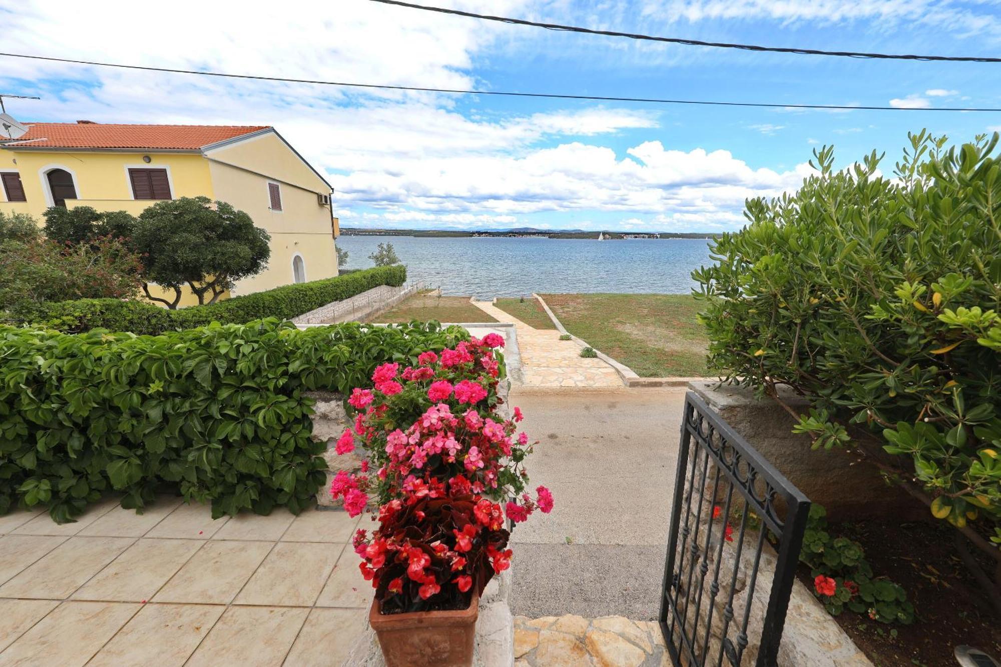 Apartment Blazenka - 20M From The Sea Tkon Esterno foto
